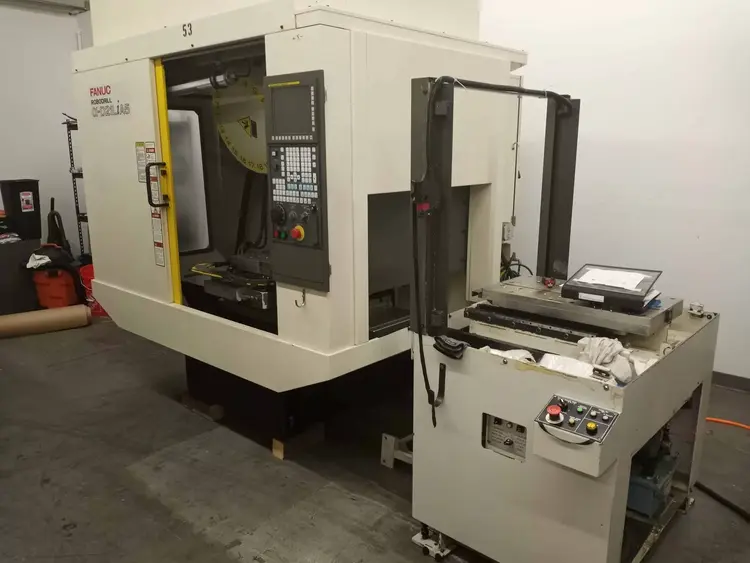 Used 2012 FANUC ROBODRILL ALPHA D21LIA5 Vertical Machining Centers Ohio US | Toolquip, Inc. #1266866