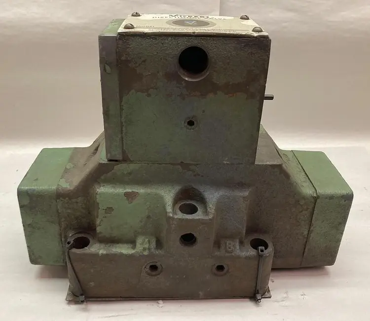 Used VICKERS DG5S4-062AE50 HG Solenoid Valves Ohio US | Surplus Asset Holdings #1226492