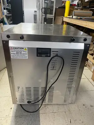 Used Continental Used 27" Continental SWF27N Single Door Worktop Freezer 115V - WO1 Worktop Freezers Illinois US | Falcon Restaurant Supply #1375327