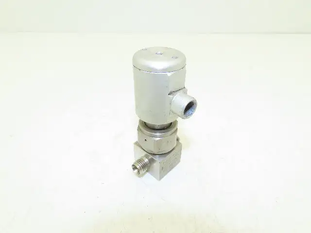 Used NUPRO SWAGELOK _UNKNOWN_ Valves/Fittings | Arrow Industrial #613437