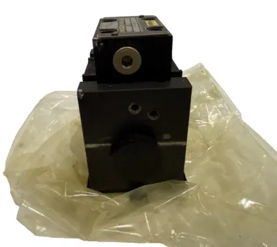 NEW PARKER D3P20H2N -30 HYDRAULIC VALVE D3P20H2N30