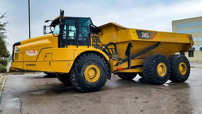 USED 2019 Caterpillar 745