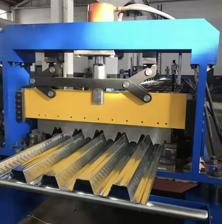 Metal Deck Roll Forming Machine UAE