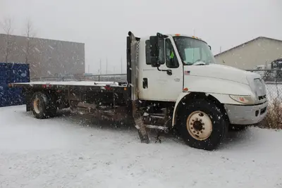 INTERNATIONAL 4300 DT466 BOX TRUCK | Levy Recovery Group (1)