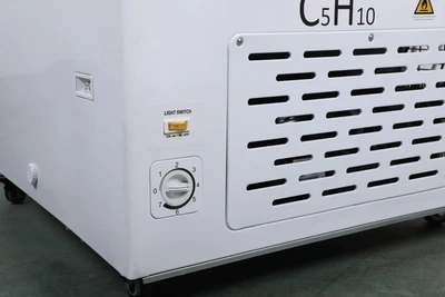 168-0045 FDF7.2CF 29" Sliding Glass Self Contained Chest Freezer