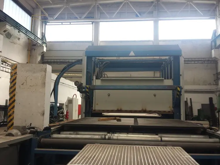 Used 2011 STROZATECH HL 1300 Hot Press CZ | Amaron s.r.o. #1065154