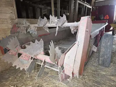 NEW HOLLAND 165 Manure Spreaders | Iron Listing (12)