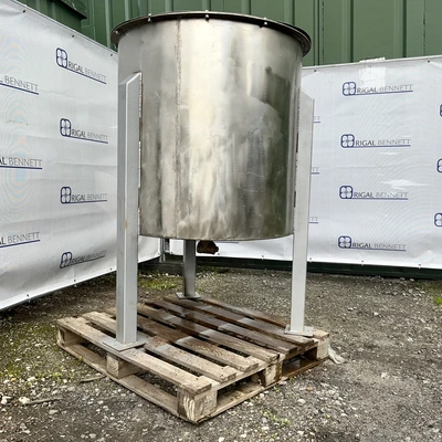 700L S/S Enclosed Mix Tank