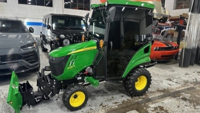 USED 2025 Deere 1025R