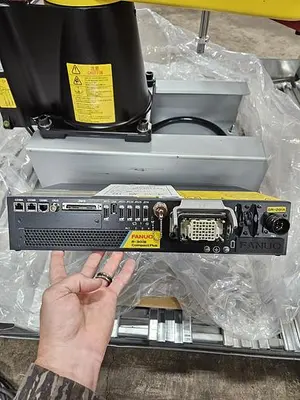 USED 2022 FANUC SR-20IA