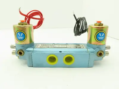 Honeywell Skinner S3RRGBL4 Solenoid Spool Valve 5-3-Way NC 120V 150 PSI 1/2" NPT