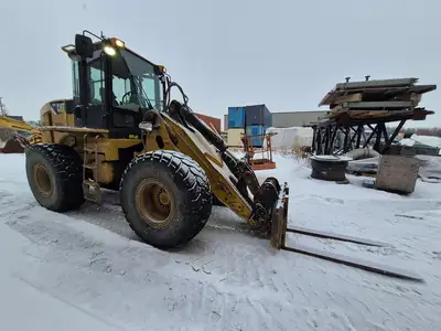 USED 2010 CATERPILLAR 930H