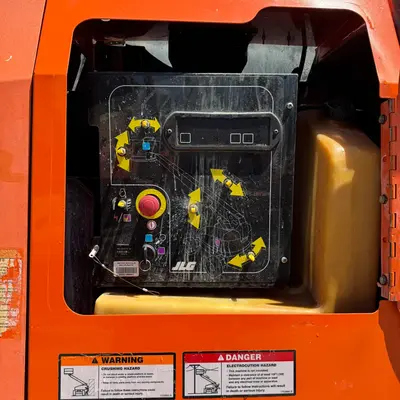 USED 2015 JLG 600S