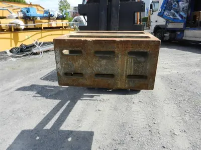 USED CLAMPING TABLE 700 X 300 X 500 MM