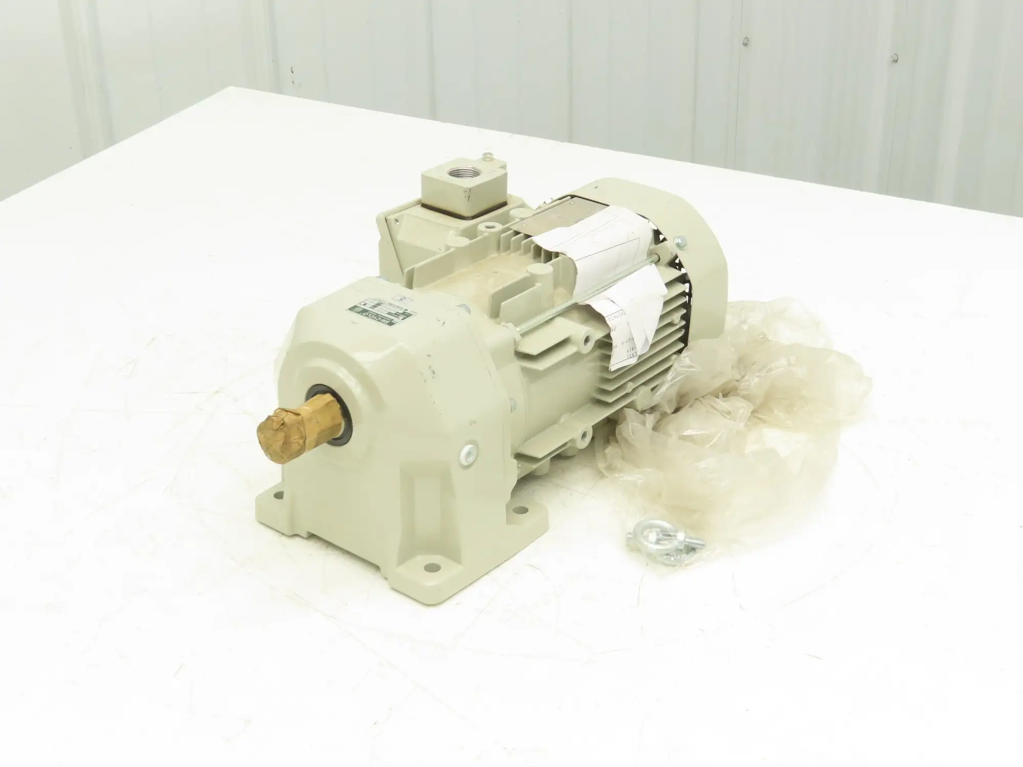 Sumitomo SM Cyclo Gearmotor 5:1 Ratio 350rpm 1Hp 240/480V 3PH 80M TC-FXPA