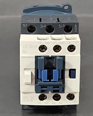 Schneider LC1D12BL Contactor. Loc4E-24