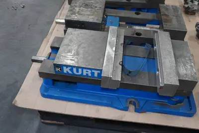 *4* Kurt Machine Vises