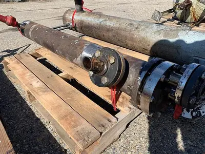 Heat Exchanger, Shell & Tube, 50 SF, S/st, 200 PSI, 600 deg #S743643