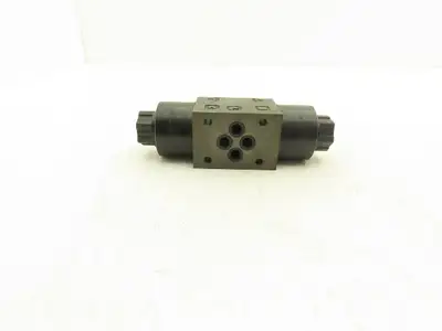 Nachi Hydraulic Directional Solenoid Valve 3 Pos 4 Way 120V Coil
