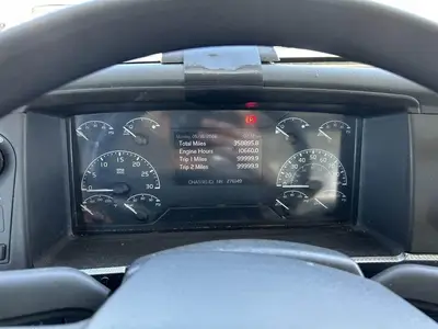 USED 2021 VOLVO VNR42T300