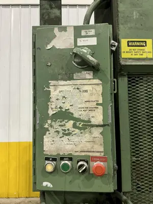 30" X 60" FOX VERTICAL HYDRAULIC CARDBOARD BALER: YOBRO #24940