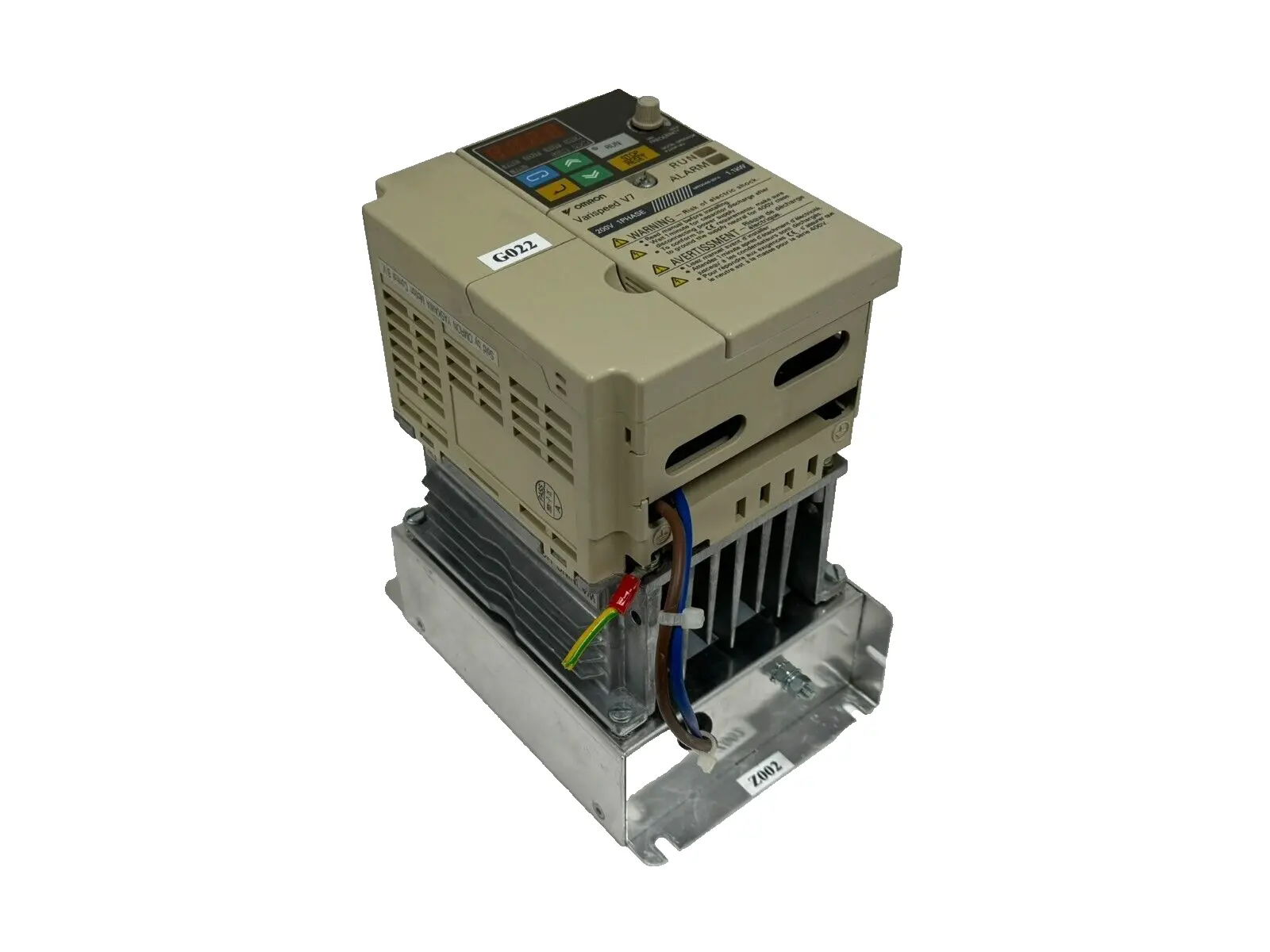 USED OMRON / YASKAWA CIMR-V7AZB0P7