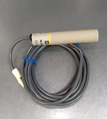 Omron E3F2-DS10Z1 Photoelectric Switch Loc5E2/4