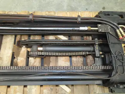 Yale Forklift Mast 218.5" 3-Stage Tilt Class 2 Electric 2900lbs ESC030FAN36TE094