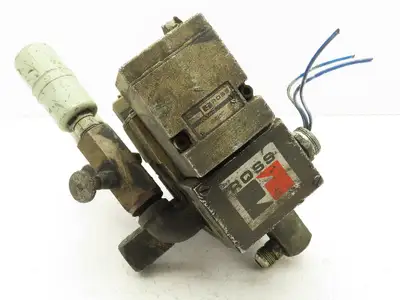 Ross W7076C4332 Pneumatic Directional 5/2 Double Solenoid Valve 24VDC