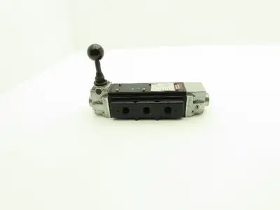 ARO Direction Control Valve Manual Pneumatic  5/3 Pos 3/8" NPT Maintained