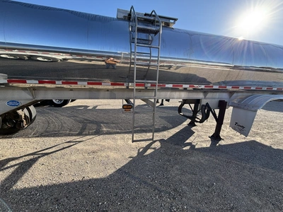 Used 2017 WALKER MILK TANKER TRAILER Liquid Supply Trailers Michigan US | Miedema Asset Management Group #1709458