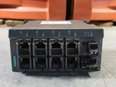 NEW SIEMENS 6GK5208-0BA10-2AA3