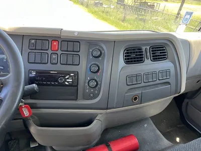 Used 2015 KENWORTH K370 VAN BODY Box trucks Minnesota US | Carco Truck & Equipment #1514299