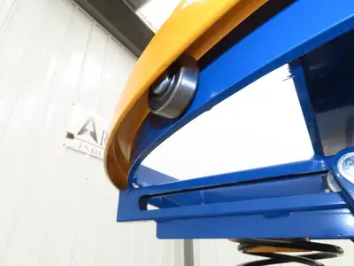 Uline H-8935 Spring-Loaded Pallet Positioner Level Loader 43-5/8" Round Top