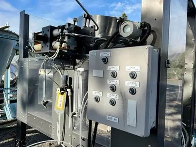 USED 1998 LEE INDUSTRIES 300LU