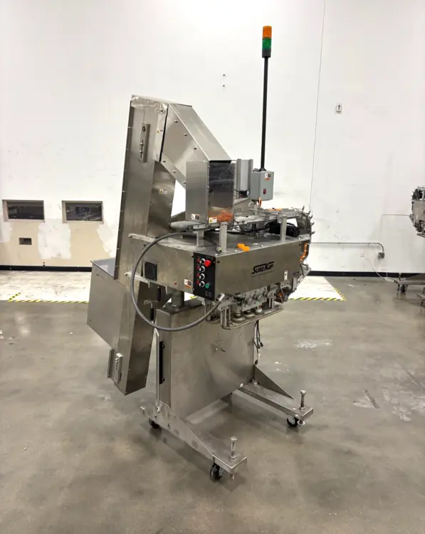 Used SUREKAP SK6000 CAPPER AND ELEVATOR Cappers Quill - Automatic Inline Michigan US | Maverick Industrial Sales #1091141