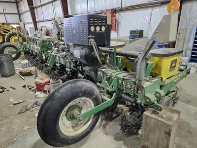 USED JOHN DEERE 1730 MAXEMERGE PLUS