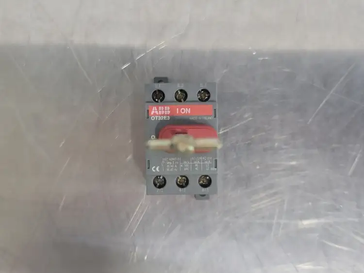 Used ABB OT32E3 Switchgears British Columbia CA | Lenmark #241832