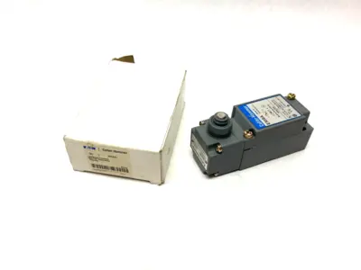 USED EATON CUTLER-HAMMER PLUNGER LIMIT SWITCH SURFACE MOUNT NEMA HEAVY DUTY