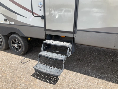 USED 2016 KEYSTONE SPRINTER SERIES M-299