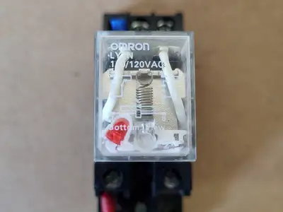 USED OMRON LY2N