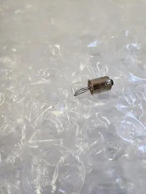 MINI LIGHT BULBS SR130V-MB-2W (LOT OF 8)
