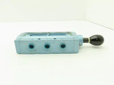 Honeywell Skinner S3B0BCX2 Pneumatic Directional Hand Lever Valve 5/2 Pos 1/4"