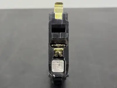 USED SQUARE D QO120