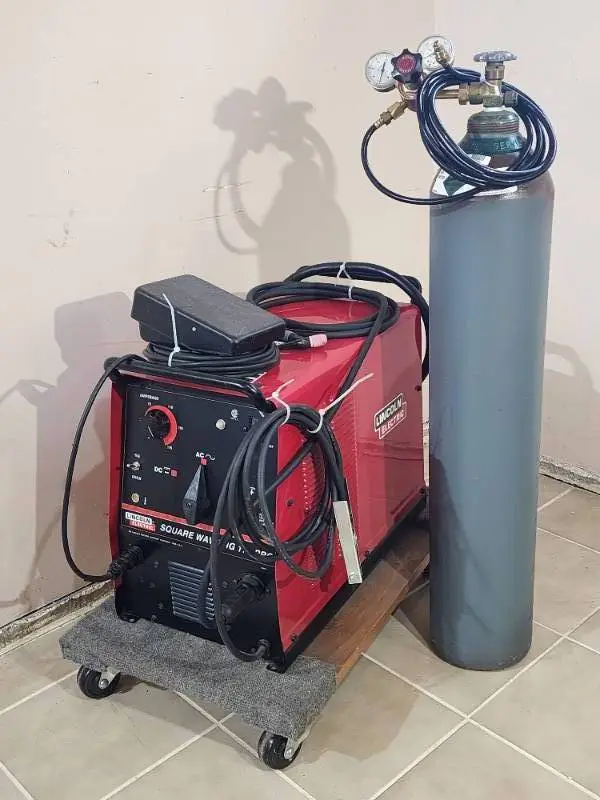 Lincoln 230 Amp Electric Square Wave Tig 175 Pro Welding Unit