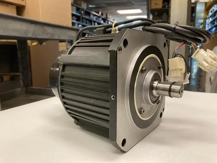 Used YASKAWA ELECTRIC SGMDH-12A2A-YRA1 Servo Motors Ohio US | Surplus Asset Holdings #1188616
