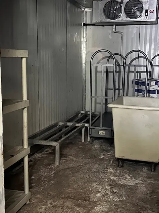 Used CUSTOM BUILT Indoor Cooler Walk-Ins Illinois US | M&M Equipment Corp. #1145559