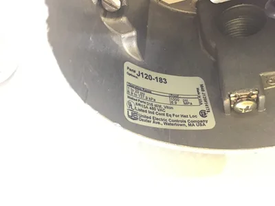 United Electric J120-183 Pressure Switch 1-20PSI 6.9-137.9kPa Operating Range 480VAC