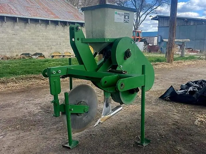 Used WESTERN ALFALFA GOPHER KILLER Miscellaneous Agriculture (Farm) Equipment Oregon US | Berry Machinery #910904