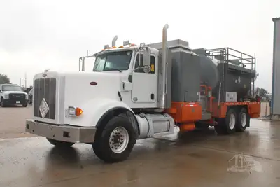 Used 2014 PETERBILT 367 Tanker trucks Texas US | Roll Off Truck World #1491934